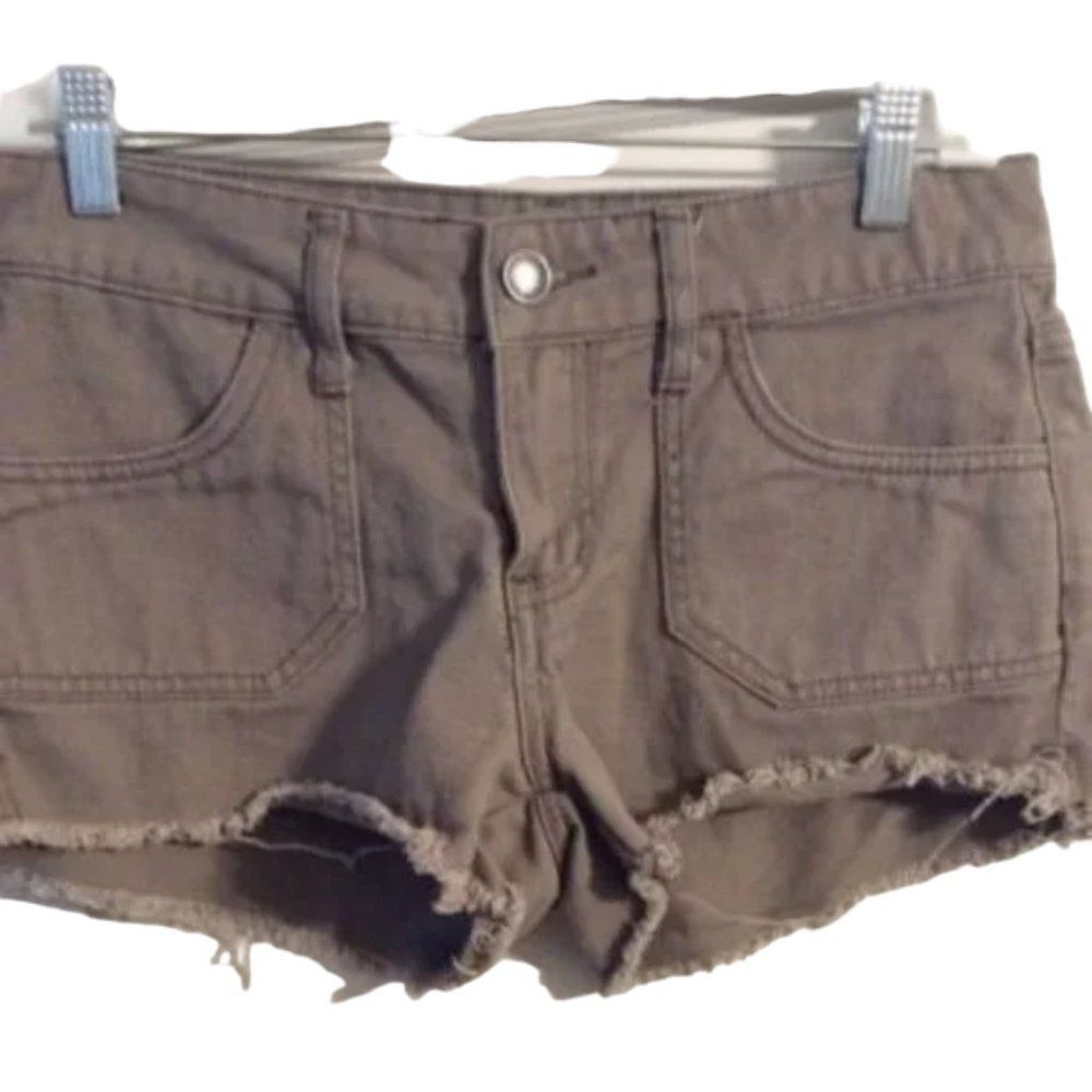 Juniors womens size 7/28 Blue Asphalt shorts 2.5" inseams brown frayed cut off